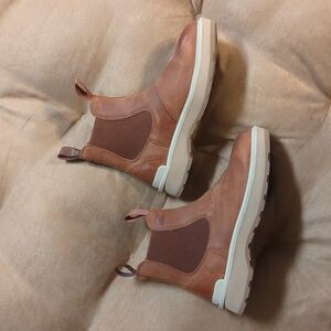 Sorel Hi Line Chelsea Boots